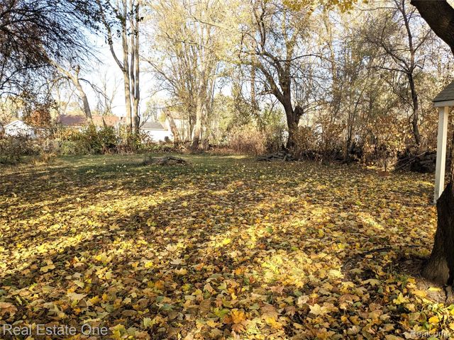 5605 W Utica Road, Shelby Charter Township, MI 48317