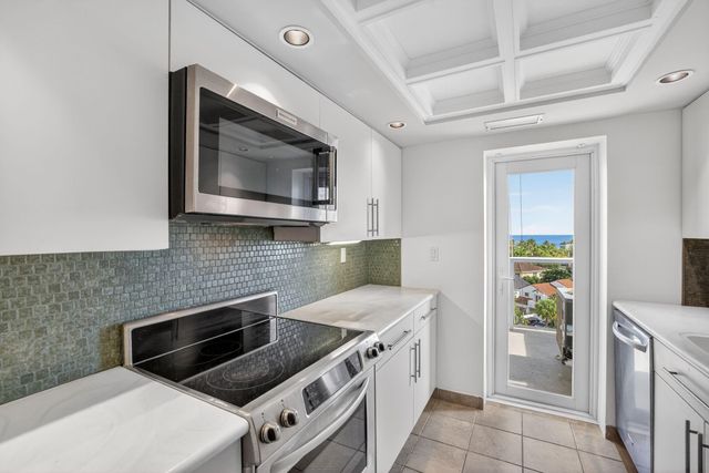 2701 N Ocean Boulevard 7A, Fort Lauderdale, FL 33308