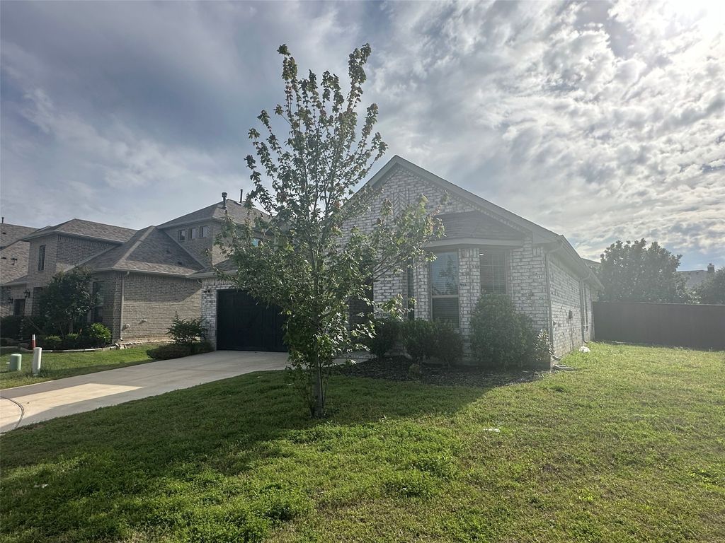 1604 Charismatic Court, Rockwall, TX 75032