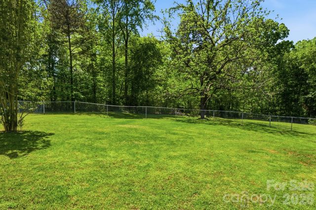 286 Battleground Road, Grover, NC 28073