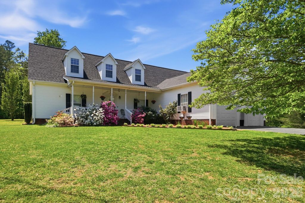 286 Battleground Road, Grover, NC 28073