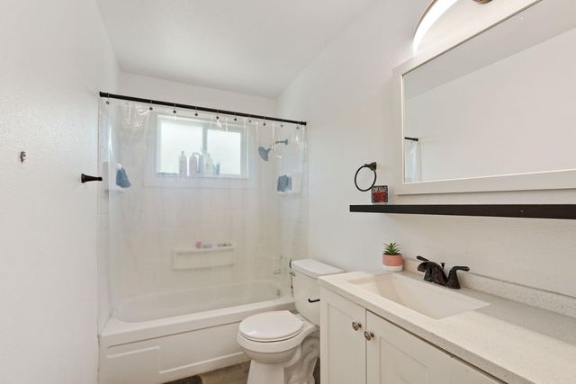 310 Berrendo Ln, Stockton, CA 95207