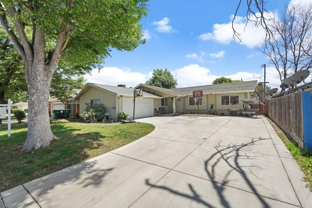 310 Berrendo Ln, Stockton, CA 95207