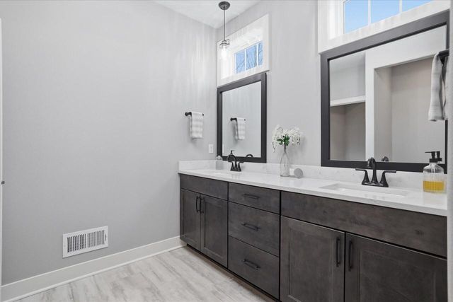 W130N11907 Harvest RIDGE, Germantown, WI 53022