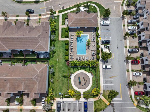 223 SW 159th Terrace, Pembroke Pines, FL 33027