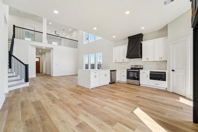 320 E Main Street, La Porte, TX 77571