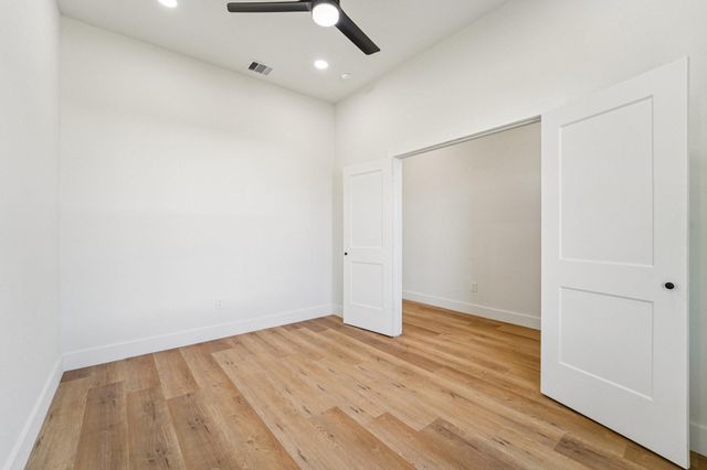 320 E Main Street, La Porte, TX 77571