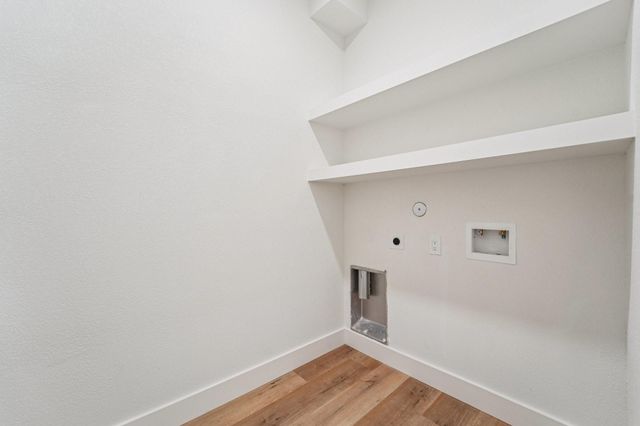 320 E Main Street, La Porte, TX 77571