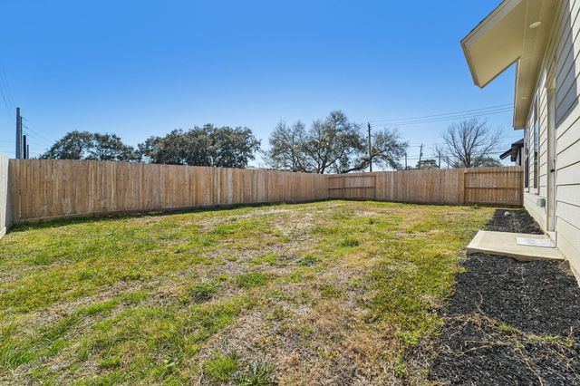 320 E Main Street, La Porte, TX 77571