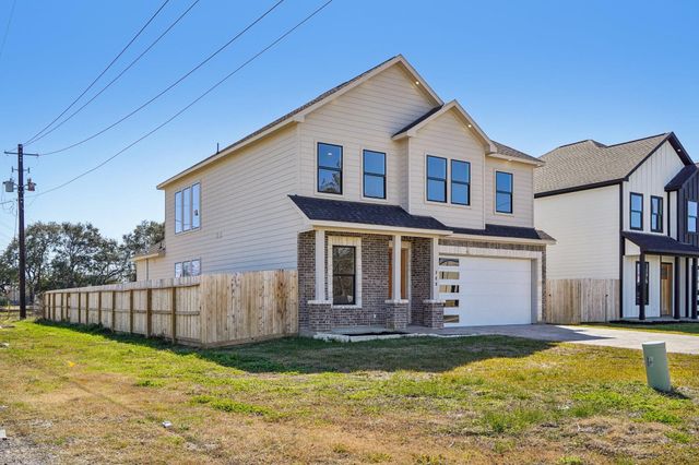 320 E Main Street, La Porte, TX 77571