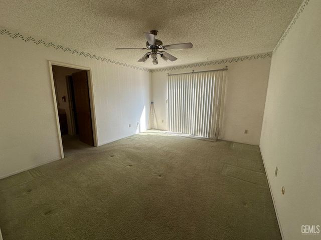 2316 Gosford Road W, Bakersfield, CA 93309