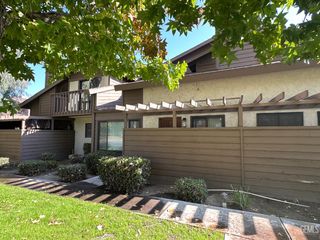 2316 Gosford Road W, Bakersfield, CA 93309