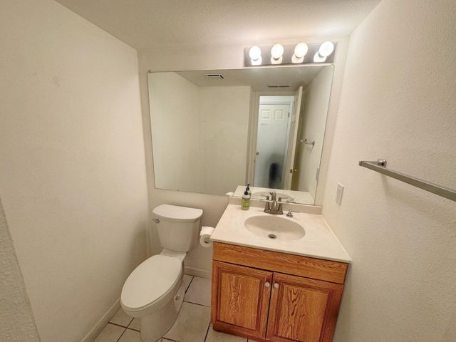 2111 New York Avenue SW, Albuquerque, NM 87104