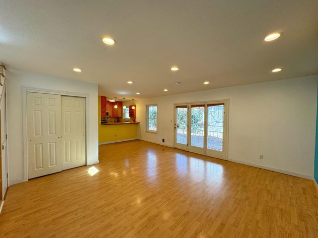 2111 New York Avenue SW, Albuquerque, NM 87104