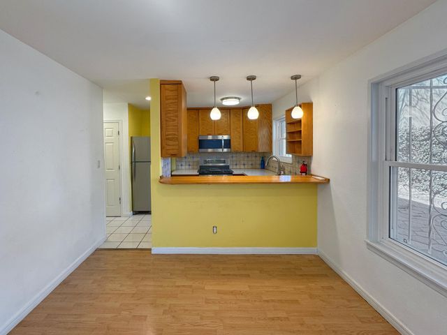 2111 New York Avenue SW, Albuquerque, NM 87104