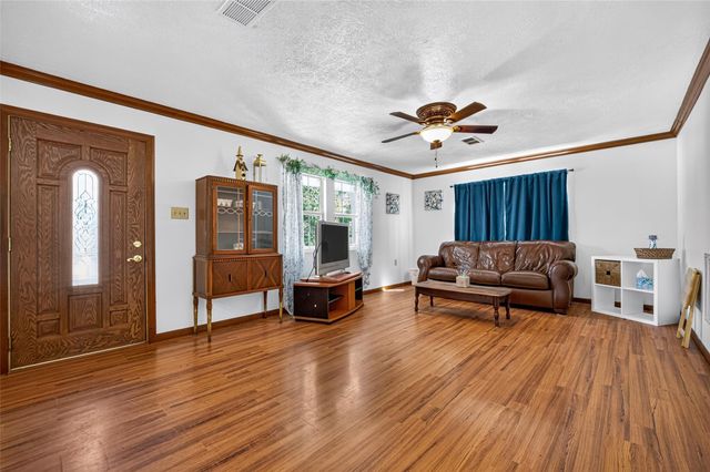 370 County Road 1333, Liberty, TX 77575