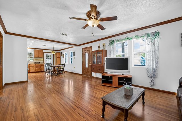 370 County Road 1333, Liberty, TX 77575