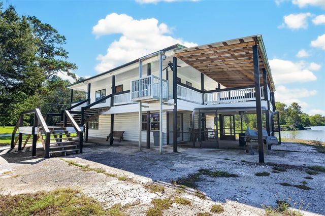 370 County Road 1333, Liberty, TX 77575