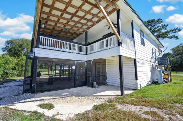 370 County Road 1333, Liberty, TX 77575