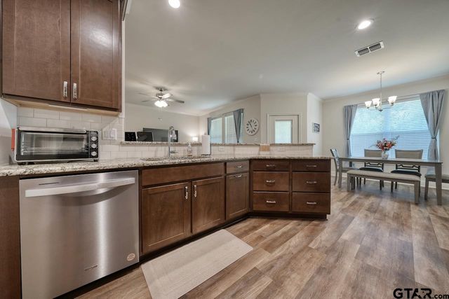 6111 Hamilton Meadows Way, Tyler, TX 75703