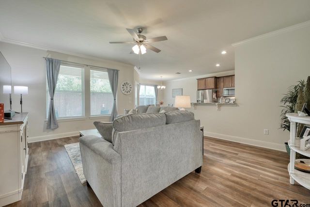 6111 Hamilton Meadows Way, Tyler, TX 75703