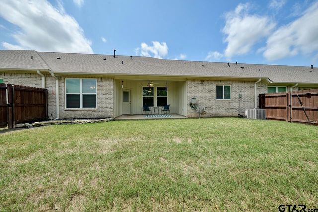 6111 Hamilton Meadows Way, Tyler, TX 75703