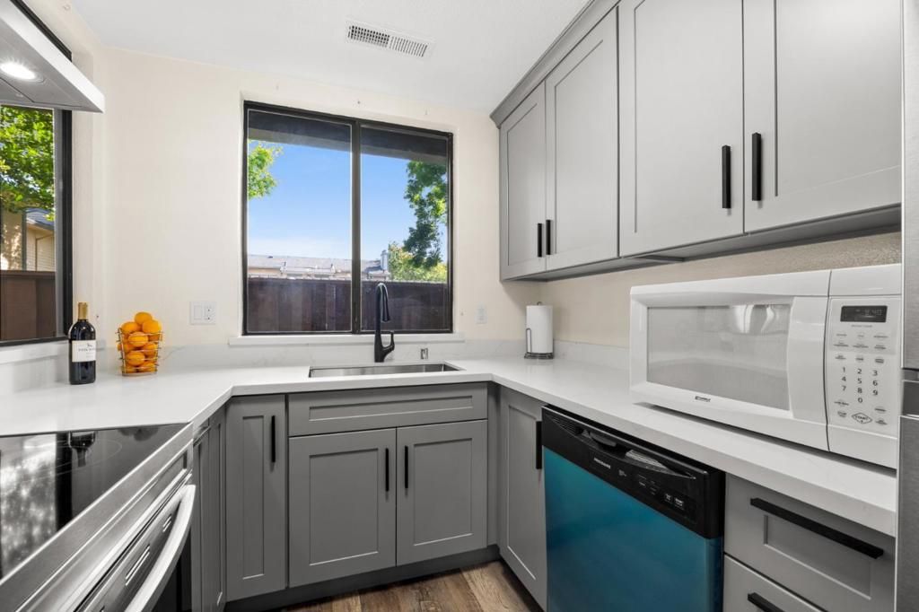 6043 Joaquin Murieta Avenue B, Newark, CA 94560