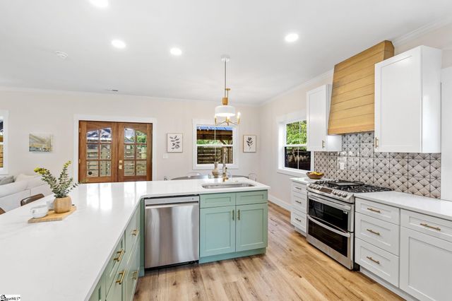 5 Winn Street, Greenville, SC 29601