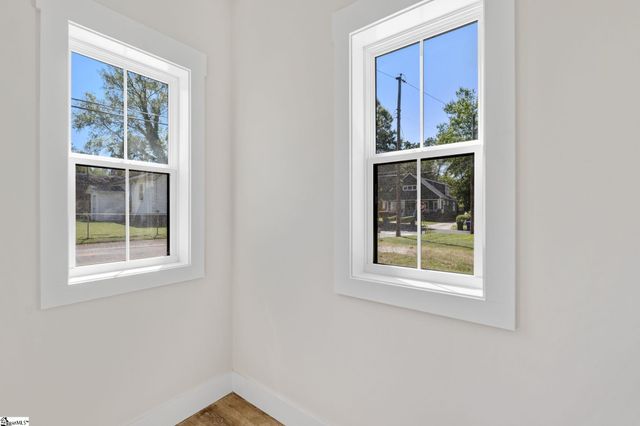 5 Winn Street, Greenville, SC 29601