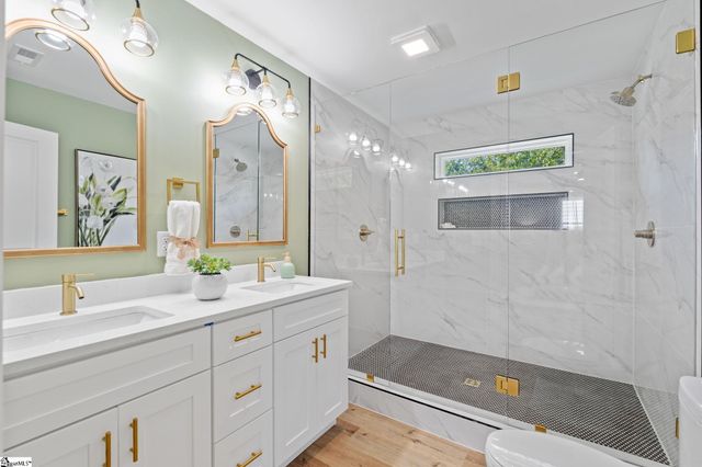 5 Winn Street, Greenville, SC 29601