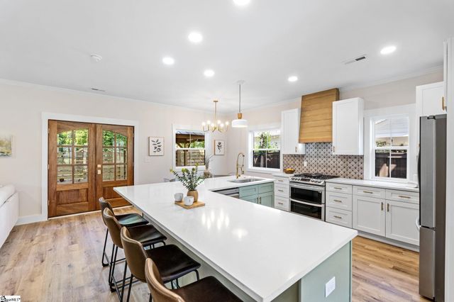 5 Winn Street, Greenville, SC 29601