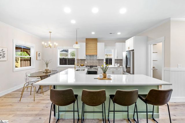 5 Winn Street, Greenville, SC 29601