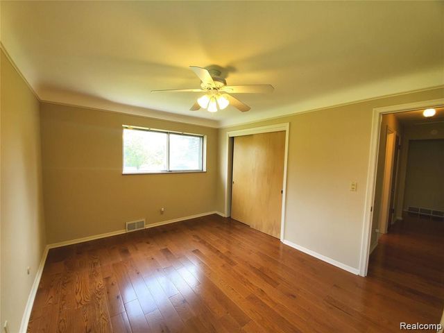 7124 Elmwood Drive, Grand Blanc, MI 48439