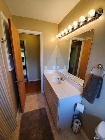 7124 Elmwood Drive, Grand Blanc, MI 48439