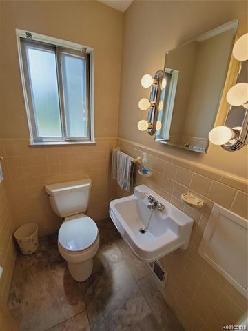 7124 Elmwood Drive, Grand Blanc, MI 48439