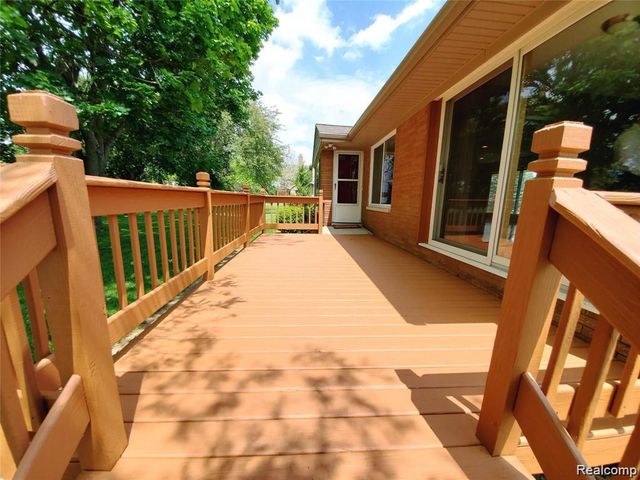 7124 Elmwood Drive, Grand Blanc, MI 48439