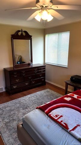 7124 Elmwood Drive, Grand Blanc, MI 48439