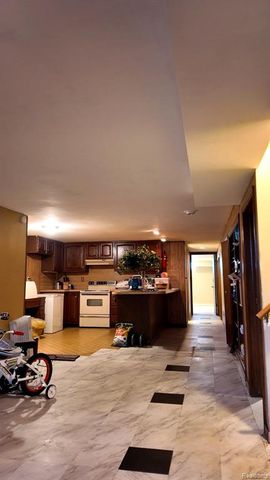 7124 Elmwood Drive, Grand Blanc, MI 48439