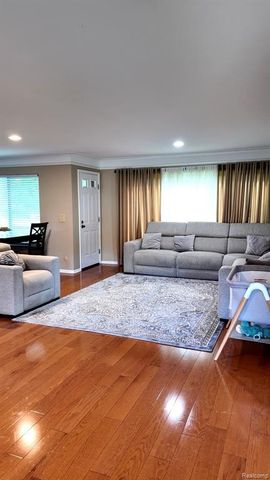 7124 Elmwood Drive, Grand Blanc, MI 48439