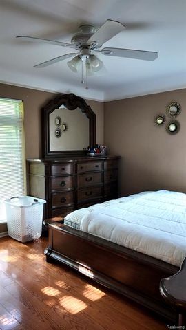 7124 Elmwood Drive, Grand Blanc, MI 48439