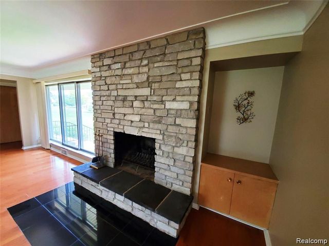 7124 Elmwood Drive, Grand Blanc, MI 48439