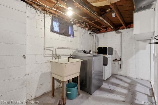 1014 Cypress Street, Port Huron, MI 48060