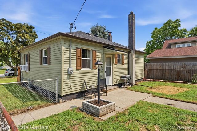 1014 Cypress Street, Port Huron, MI 48060