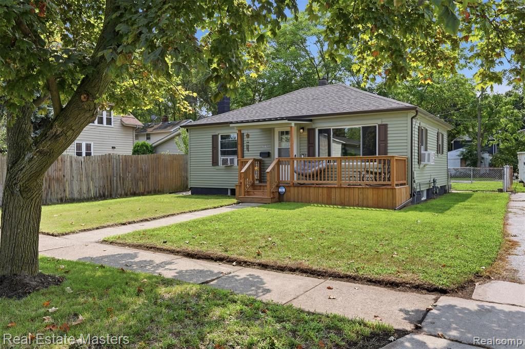 1014 Cypress Street, Port Huron, MI 48060
