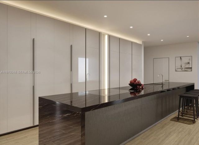 5 Grove Isle Dr S304, Coconut Grove, FL 33133