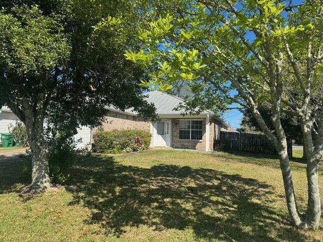 451 W Park Drive, Mary Esther, FL 32569