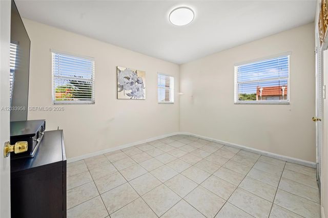 8951 Sunrise Lakes Blvd 301, Sunrise, FL 33322