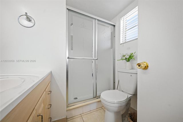 8951 Sunrise Lakes Blvd 301, Sunrise, FL 33322