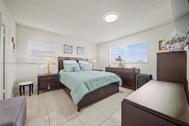 8951 Sunrise Lakes Blvd 301, Sunrise, FL 33322