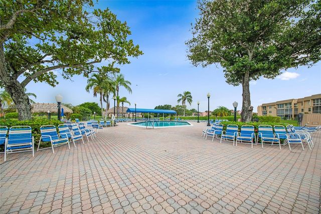 8951 Sunrise Lakes Blvd 301, Sunrise, FL 33322